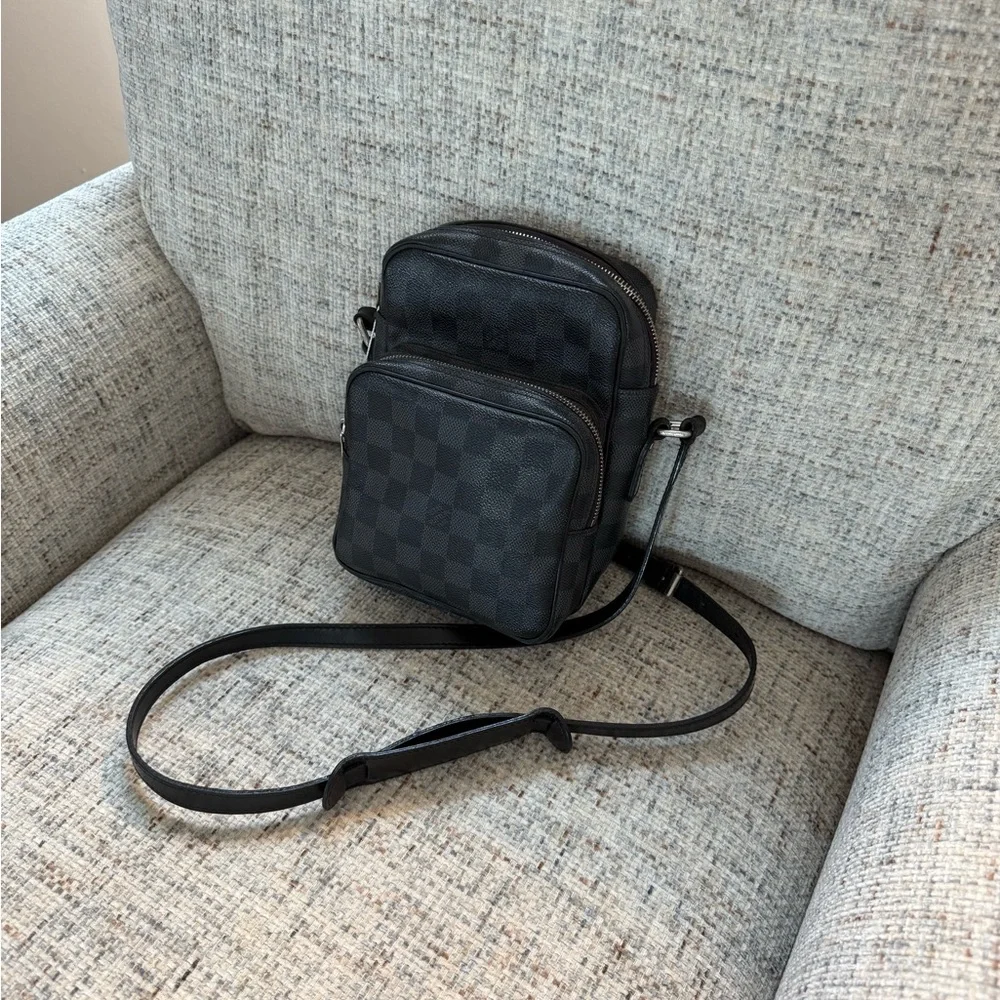 Black Checkered Crossbody Bag - Picture 10 of 16